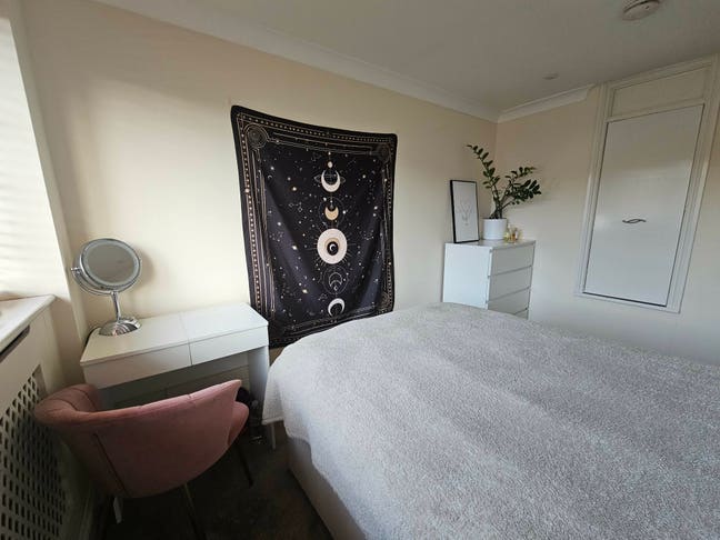 Room with a separate bathroom for rent Main Photo