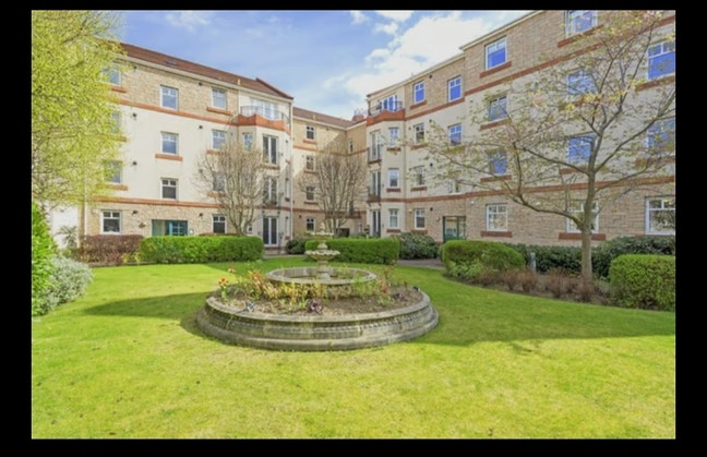 En-suite room for rent in EH11 Main Photo