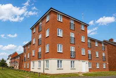 🏠 Sept > Move in > 3 Rooms Apartment (Near Uni) Main Photo