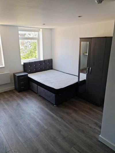 Studio Flat is available for rent in - DA12 1ER Main Photo