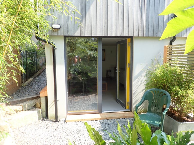 Spacious garden studio apartment in Falmouth Main Photo