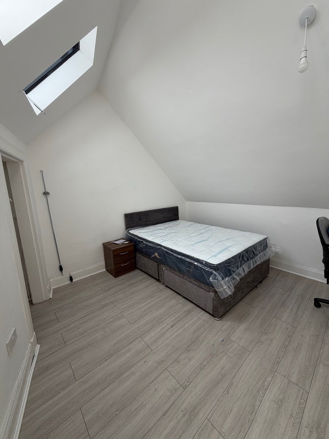 Double bedroom in Paisley city centre Main Photo