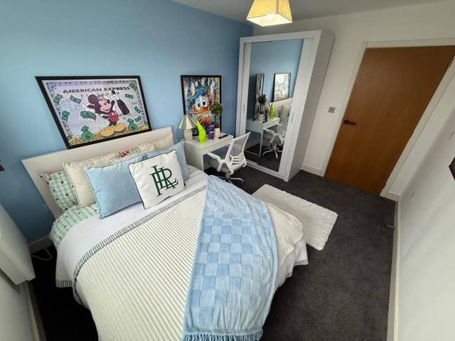Brand New Double Room • Royal Docks Main Photo