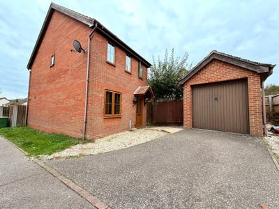 Double Room w/ En-suite in Dussindale 🏡🌞 Main Photo