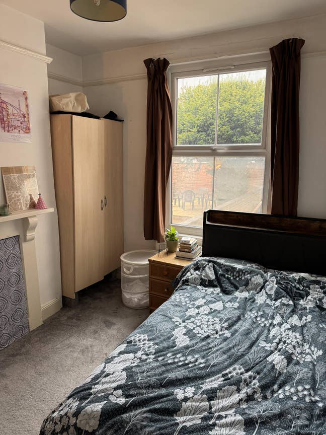 Double room to sublet for 2 months Main Photo