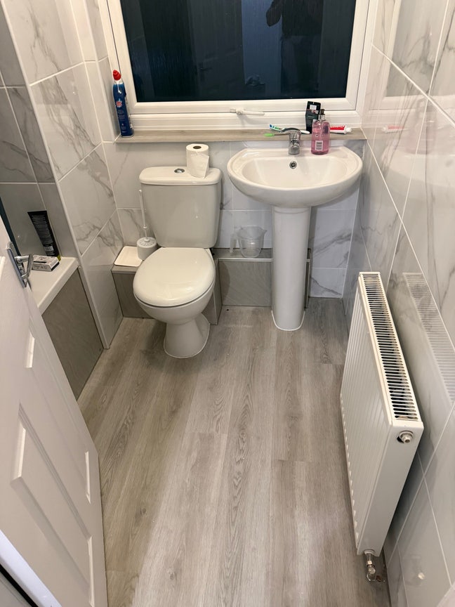 “Clean Room for Rent Near Bus Stop and Market” Main Photo