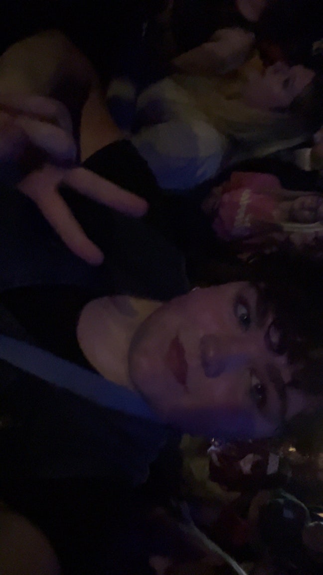 Looking for flat/flamates/buddy up  Main Photo