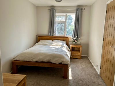 Exceptional, female shared house- Taunton Main Photo