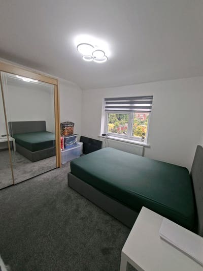 Room for rent Main Photo