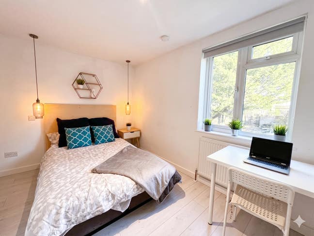 🏥 Double Ensuite | Near Queen Elizabeth Hospital Main Photo