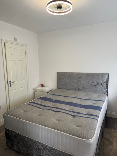Furbished Double Room With Ensuite - Northolt Main Photo