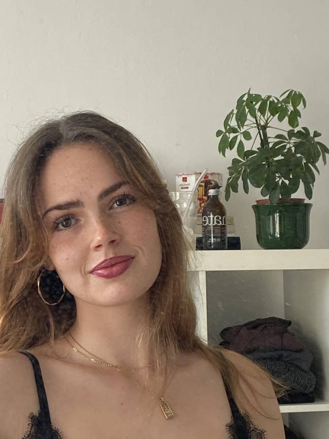 Student Female seeks a single or double room Main Photo