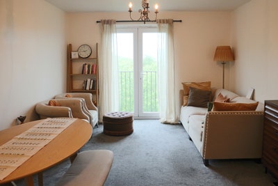 Double Furnished Room to Rent in 2-Bed Flat – BB4  Main Photo