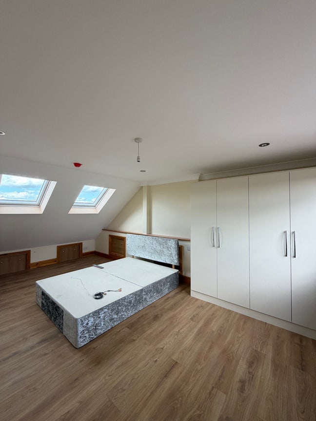 It’s a brand new 5Bedroom 3bathroom House  Main Photo