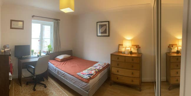 Spacious double room near Limehouse Basin Main Photo