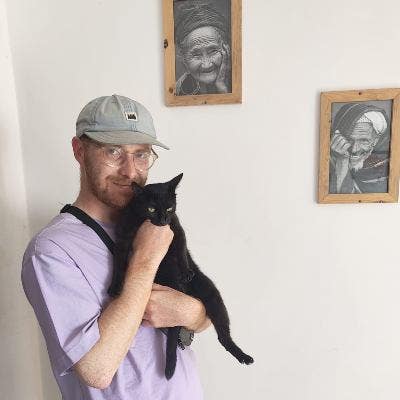 Looking for a room with nice housemates Main Photo