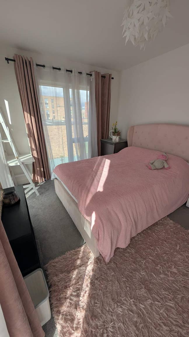 Double room available to rent Main Photo