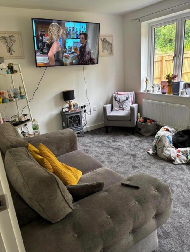 Double room with full use of house  Main Photo