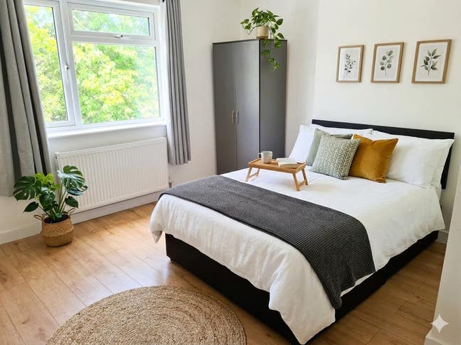 Beautiful New Ensuite for Working Couple in Harrow Main Photo