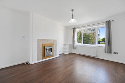 3-Bed House + Private Garden/Parking - Harrow, HA2 Main Photo