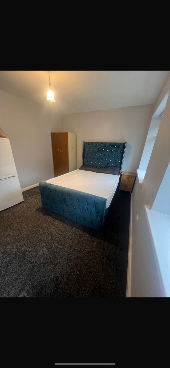 Room to let  Main Photo
