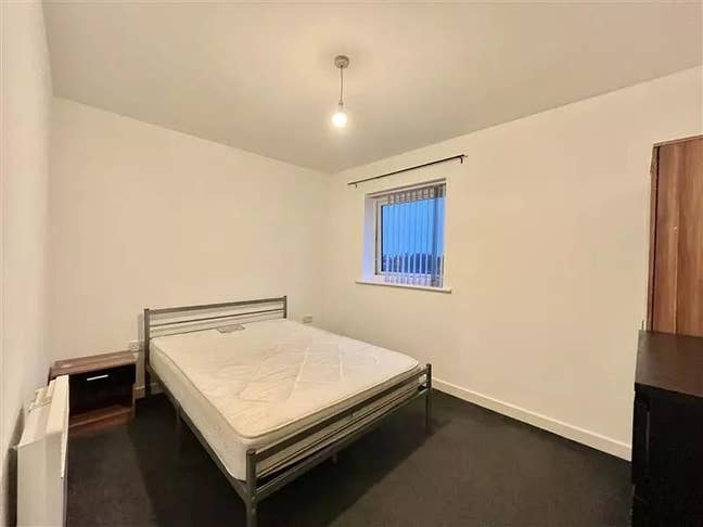 A Big Room available  Main Photo