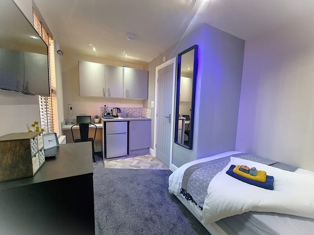 **Now Reserved***   Bills inc Studio LN1  Main Photo
