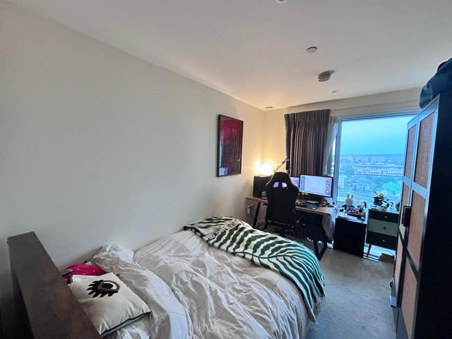 Double room in luxury 3-bed apartment Main Photo