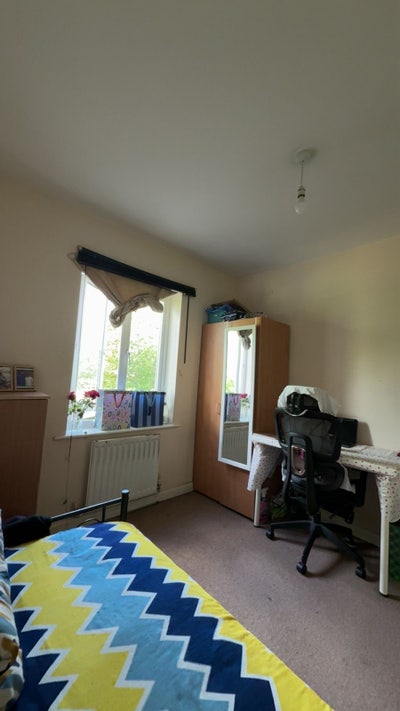 Single Room Available in Clean & Quiet House Main Photo