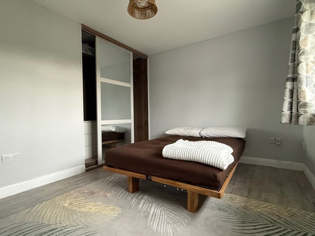 Spacious double room close to station Main Photo