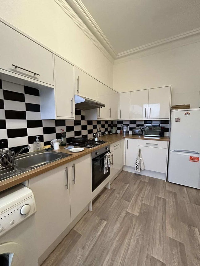 Looking for a flatmate! Main Photo