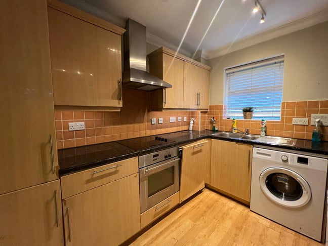 Two Bed Flat To Rent Norbury Main Photo