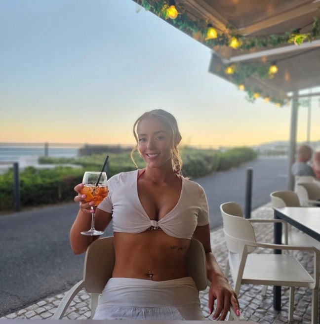 Searching for female flat share/ flat buddy Main Photo