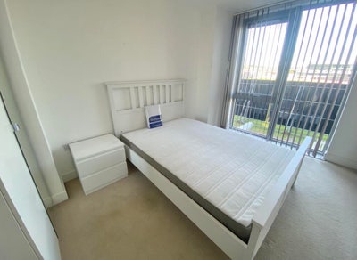 Double Room Overlooking Cricket Ground Main Photo