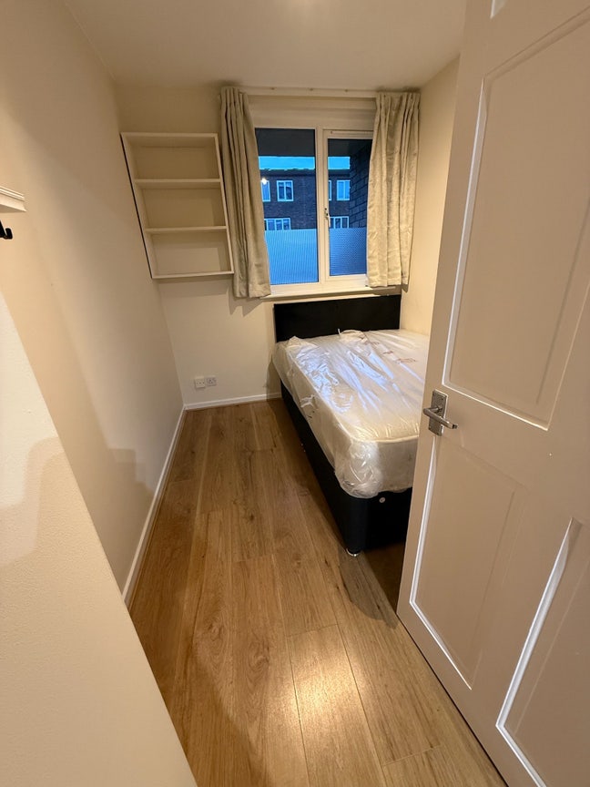 Single room Available – Priory Lane Main Photo