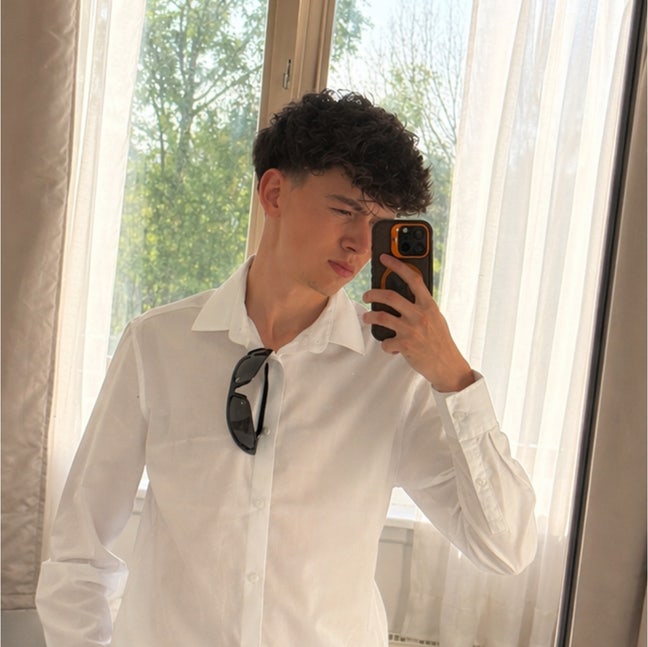 September Student looking for a sociable house  Main Photo