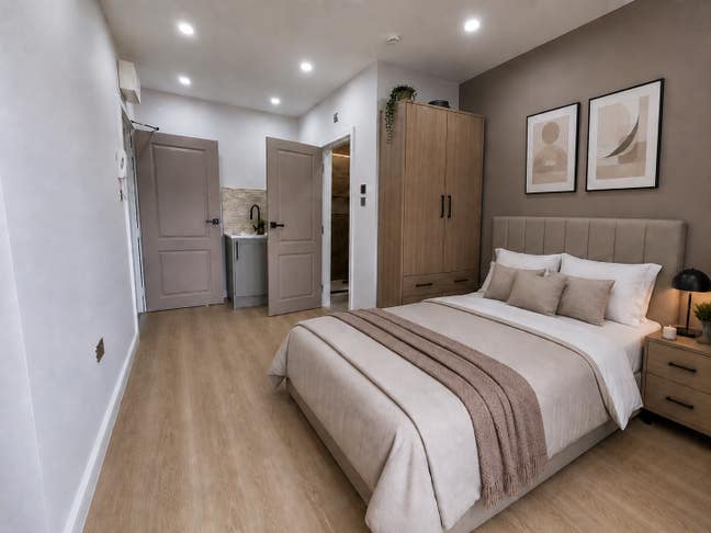 Luxury Double En-suite Room with garden view and a Main Photo