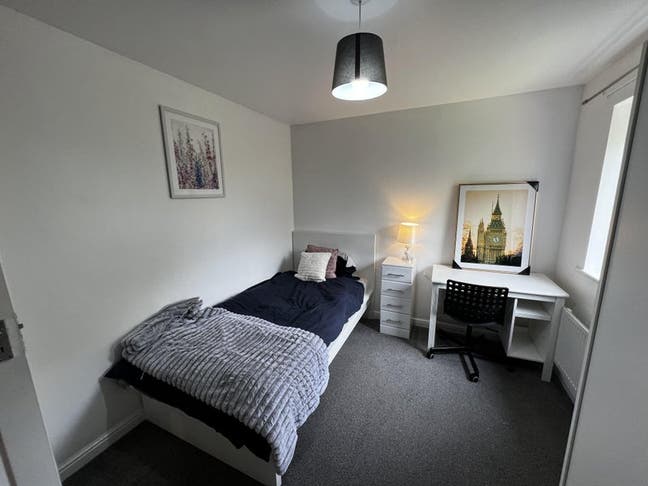 Spacious Single Rooms | Bills Incl | Near City Main Photo