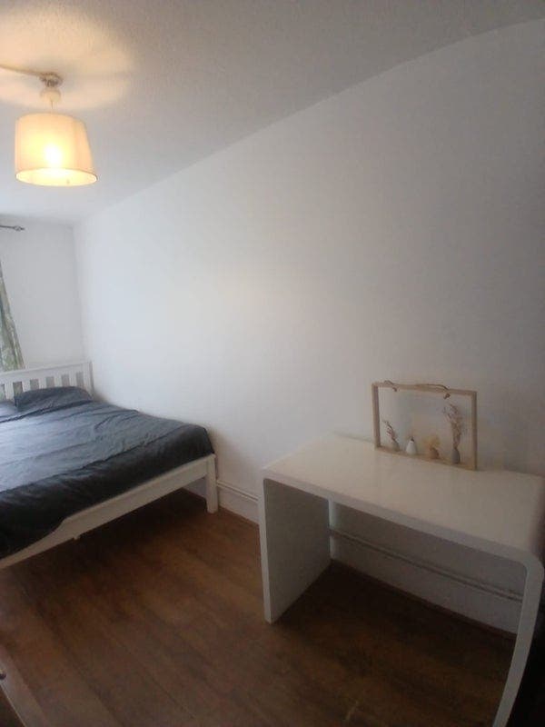 Double Room in Hammersmith and Fulham W6 (78) Main Photo
