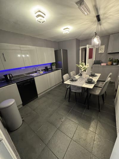 Affordable Fully Furnished3-Bed Centre Bills Incl Main Photo