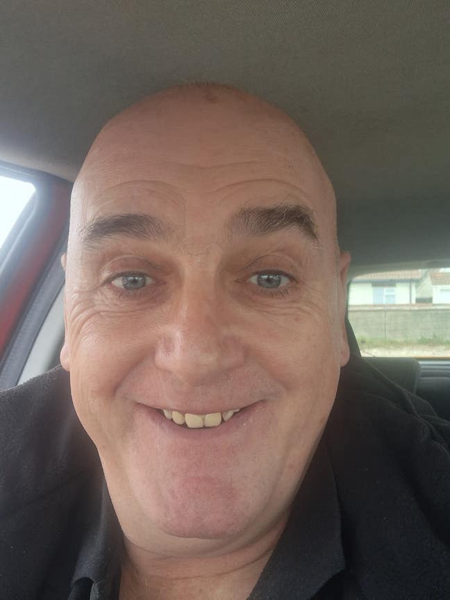 Hi.I'm a professional male non-smoker. Lookin... Main Photo