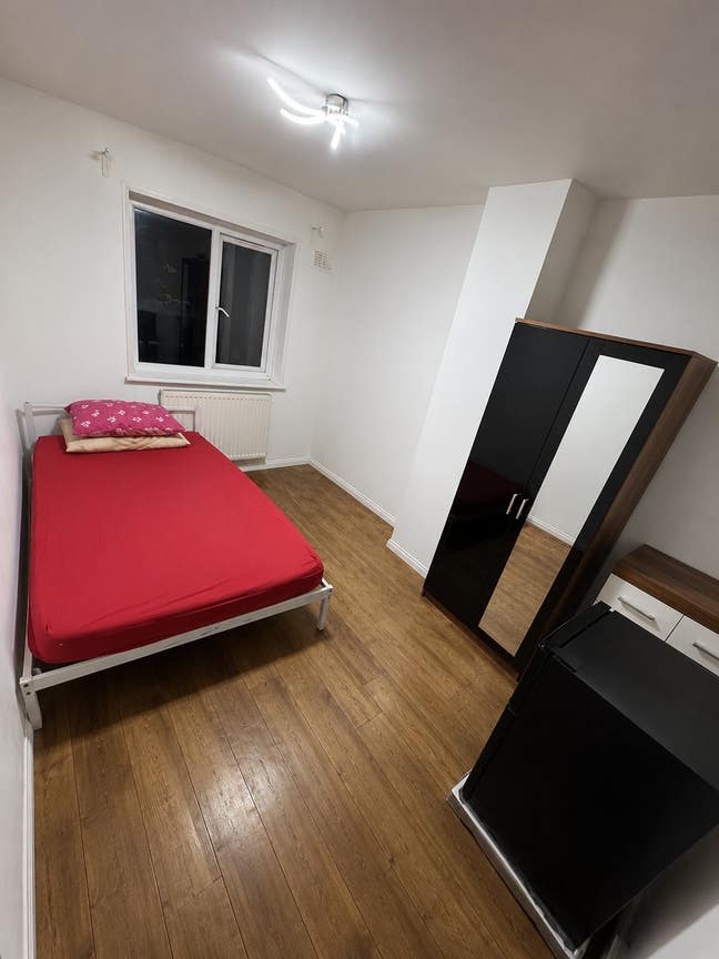 Double Room to Rent  –  RM9 4AA Main Photo