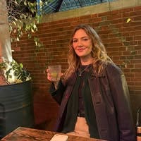 Mature student in search of likeminded roomies Main Photo