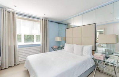 Double en-suite bedroom in flat Main Photo