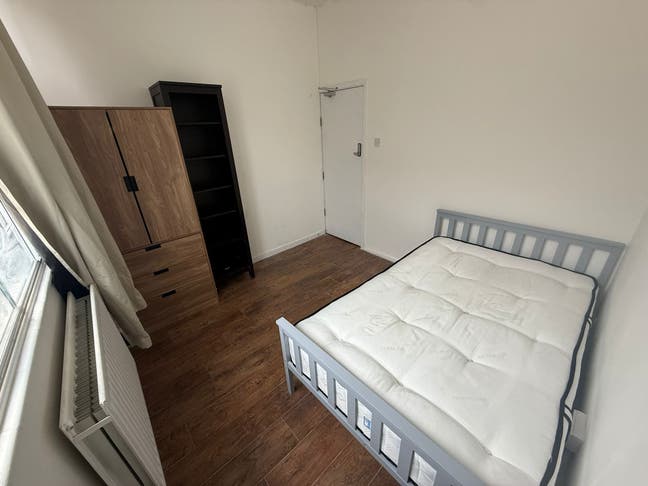 ⭐Central Living I All Bills Included I No Deposit Main Photo