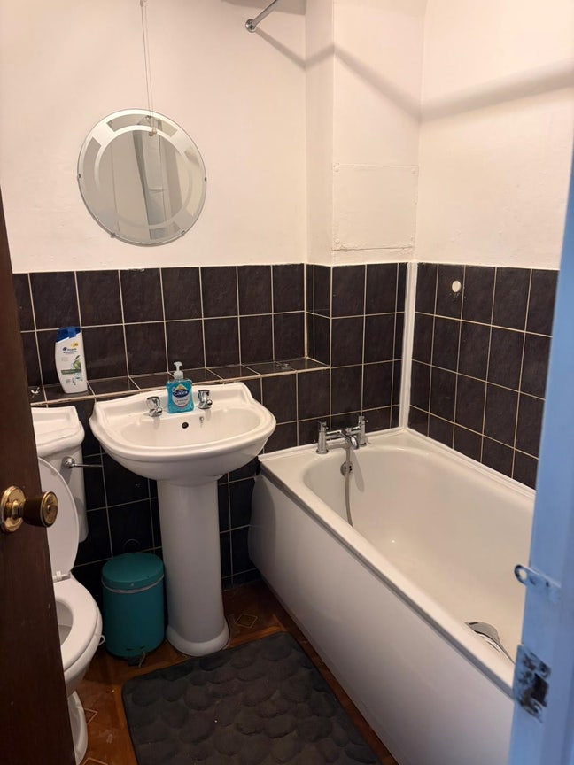 Double room- &pound;650 Main Photo