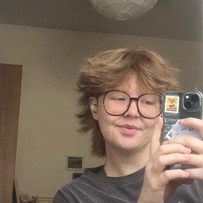 Young Professional Looking for a Friendly House! Main Photo