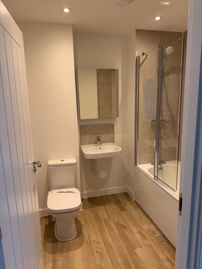Room available for rent  Main Photo
