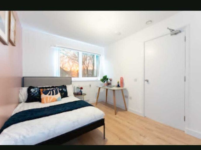 Ensuite room in Trumpington with inside bathroom Main Photo