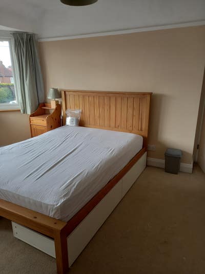 Master and small double bedroom in 3 bed house  Main Photo